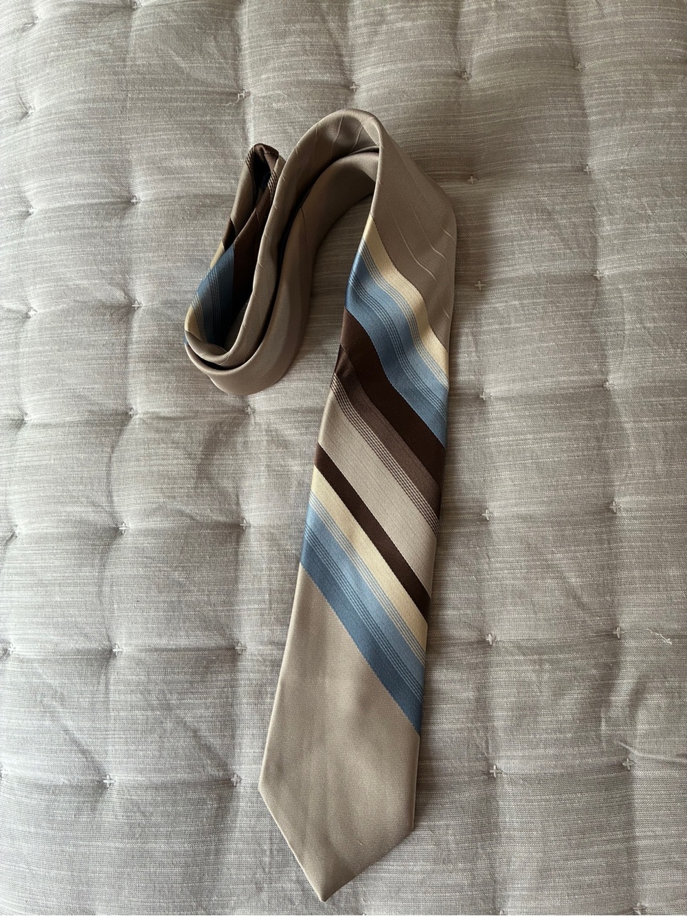 90's Vintage Tie by Austin Manor - Diagonal Stripes, Officecore, Blandcore